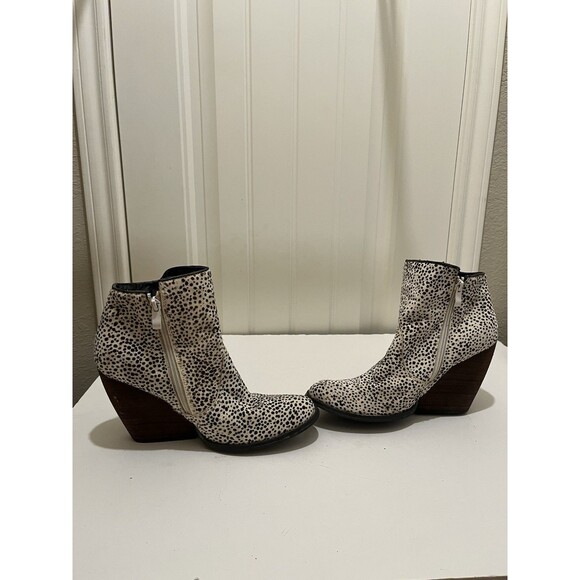 Very Volatile Feverdream Chocolate Chip Pony Hair Ankle Booties Size 10 - Picture 7 of 14